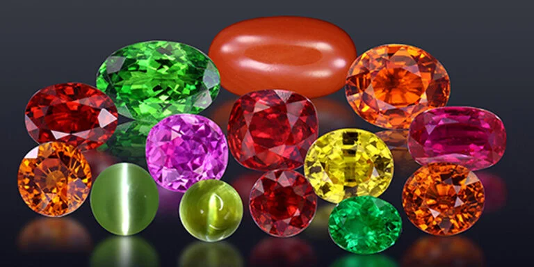 How can we identify if a person is Satvic (Pious quality), Rajasic Guna (Pleasure-seeking quality), or Tamasic Guna (Offending quality) based on the birth horoscope?