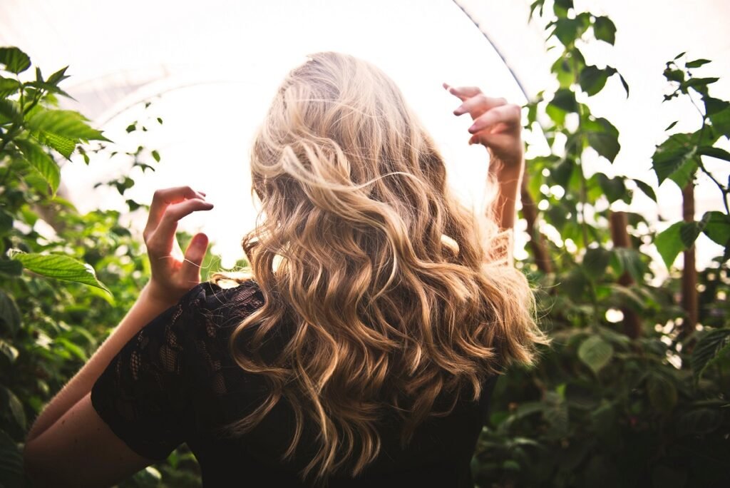 Unraveling the Mysteries of Curly Hair: Astrological Insights on the Fortunes of Curls